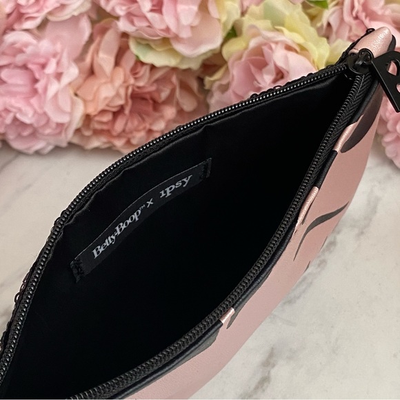 Betty Boop Sequined Cosmetic Bag Clutch Purse - Picture 8 of 12